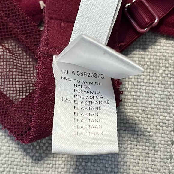 Sous Entendus Laced Bra 36B - Picture 6 of 6